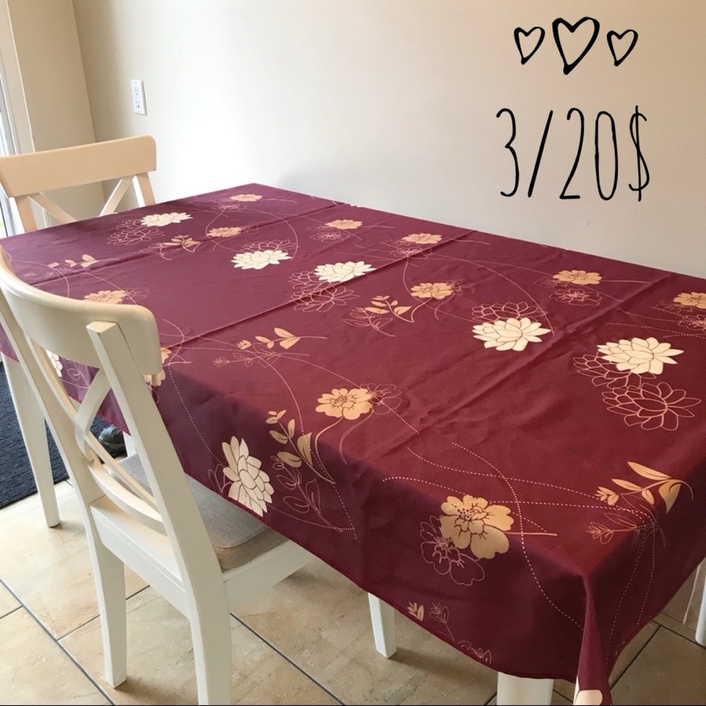 Simons Traced flowers tablecloth